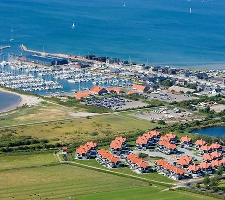 Selected Three-bedroom 08 Holiday park *